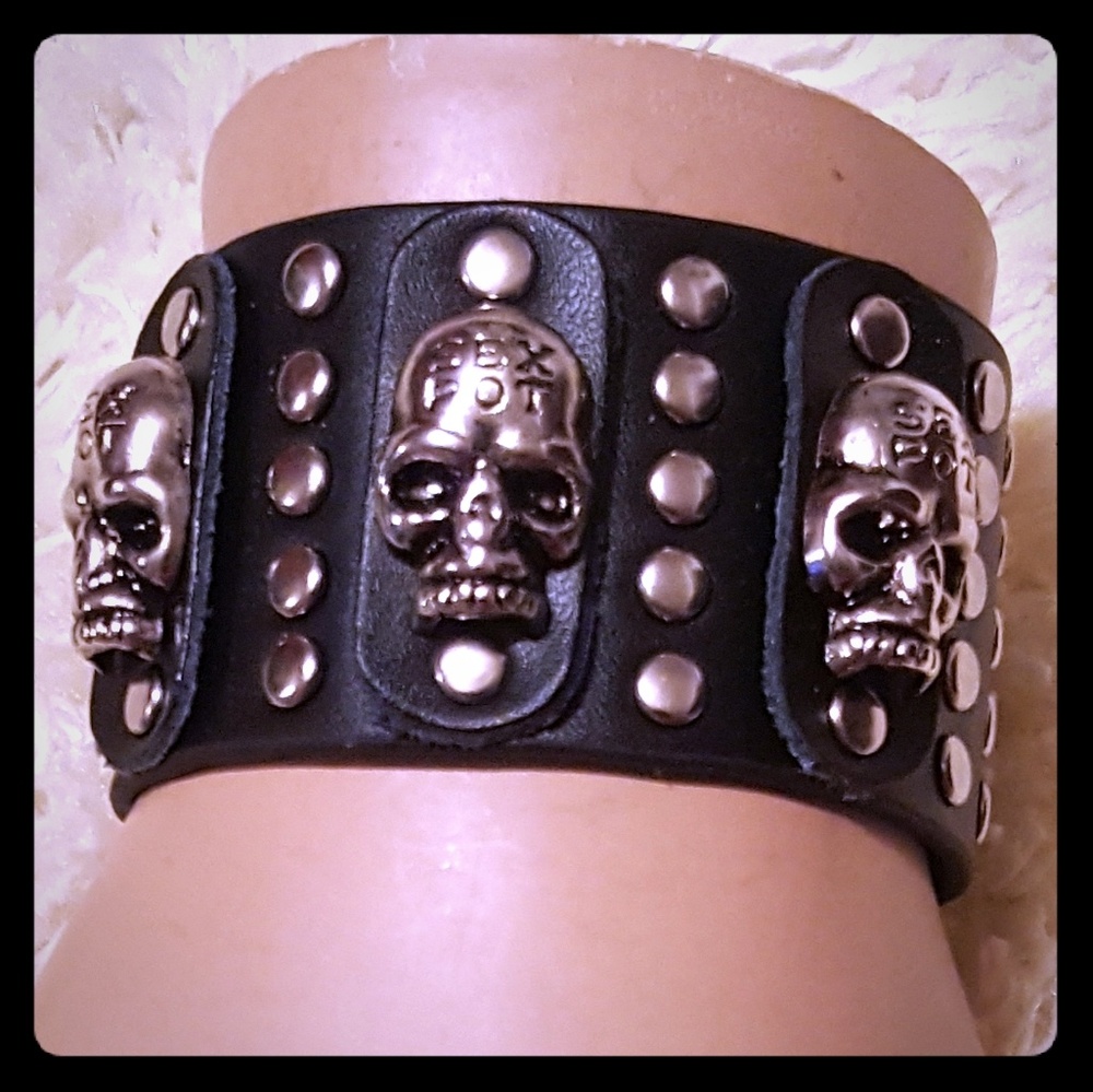 Unisex skull bracelet